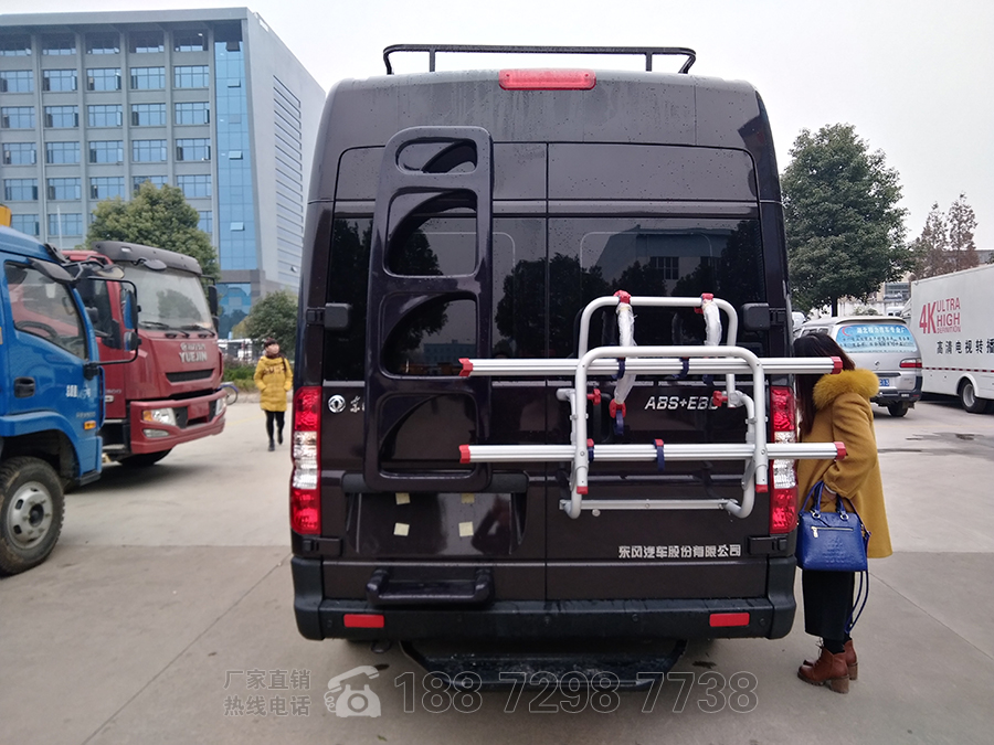 東風禦風長軸高頂B型房車自動擋外觀四