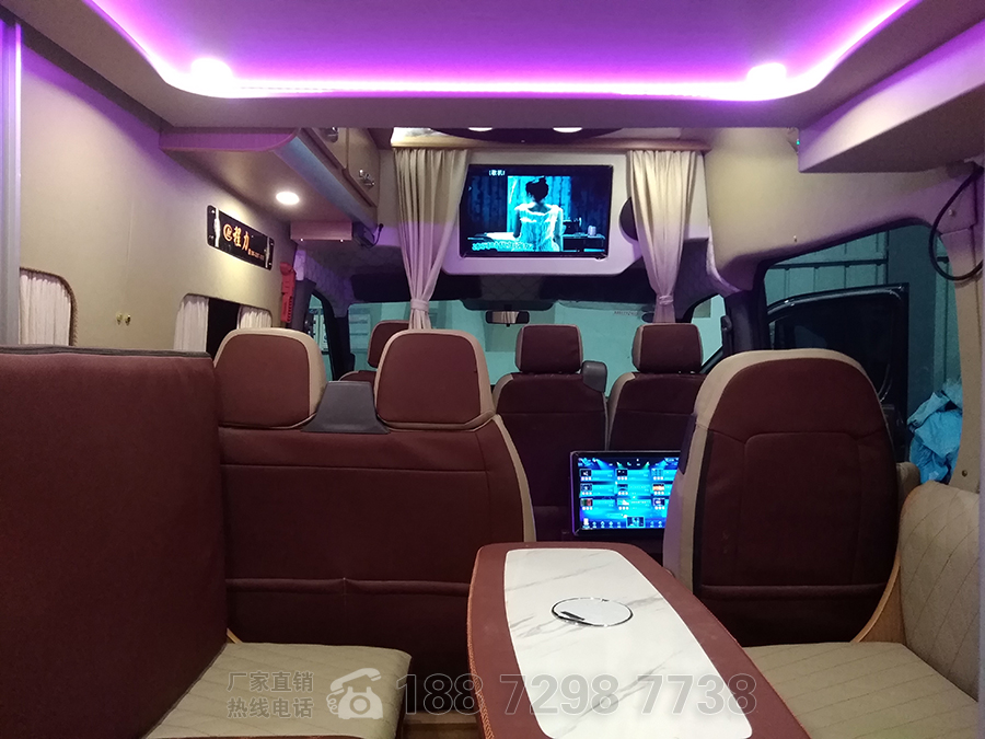 東風禦風長軸高頂B型房車自動擋內飾2