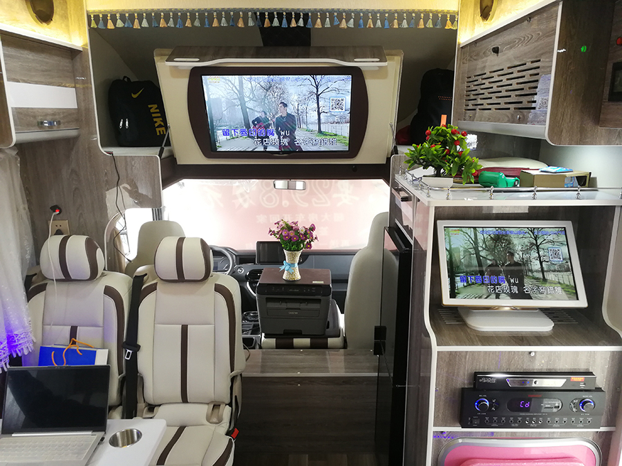 上汽躍進H500輕卡平頭自動擋房車－後橫床1